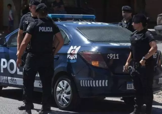Polic�a