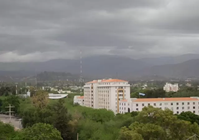 El viernes amaneci� nublado en gran parte de la provincia de Mendoza luego de que lloviera durante las primeras horas de la jornada.