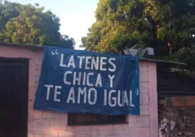cartel-mensaje-historia-autor-corrientes-facebook