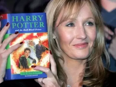 harry-potter-ucrania-esritora-ayuda