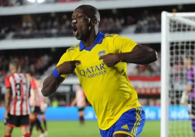 Advincula se va de Boca.