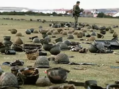 guerra_malvinas_cascos