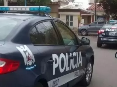 Polic�a
