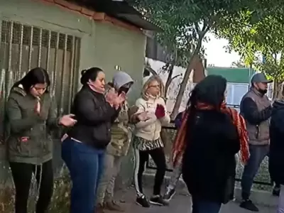 padres-reclamo-escuela-jpeg.