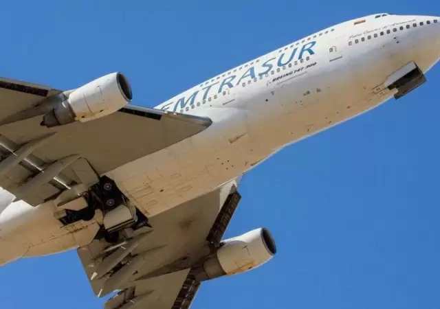 avion-retenido-jpg.