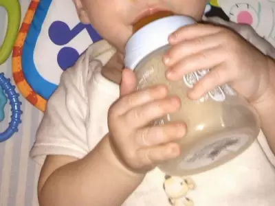 bebe-mamadera-jpg.