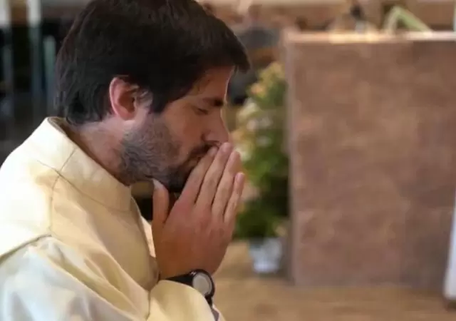 sacerdote-jpg.