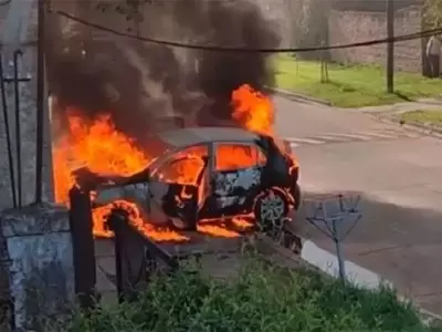 auto-prendido-fuego-jpg.