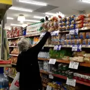 Consumo estancado: "Seguimos 20% debajo de marzo de 2024"