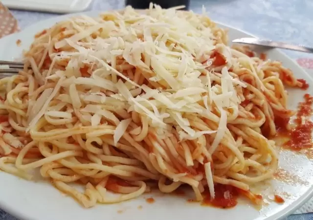 noodles-spaghetti-cuisine-dish-italian-food-carbonara-1419366-pxhere-com-jpg.