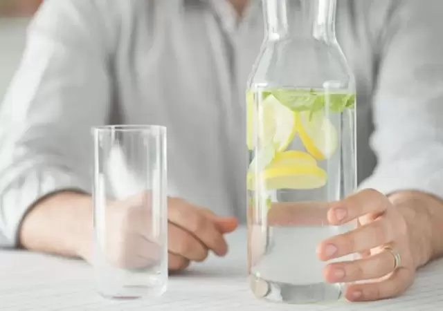 agua-con-limon-jpg.