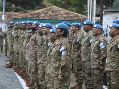 cascos-azules-1-jpg.