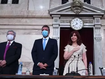 cristina-kirchner-y-el-look-sin-barbijo-para-la-apertura-de-sesiones-ordinarias-en-el-congreso-1135402