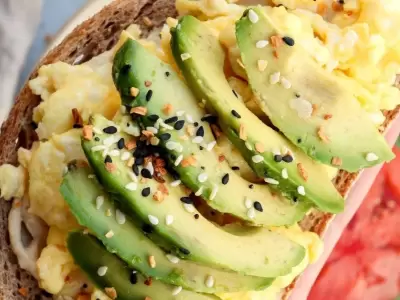 recetas-para-vivir-mejor-desayuno-saludable-y-completo-saludables-2021-2-jpg.