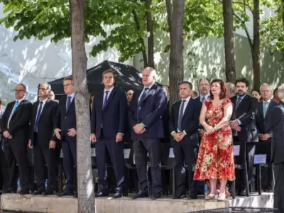 funcionarios-embajada-jpg.