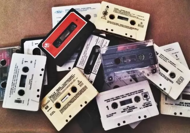 cassettes-02-jpg.