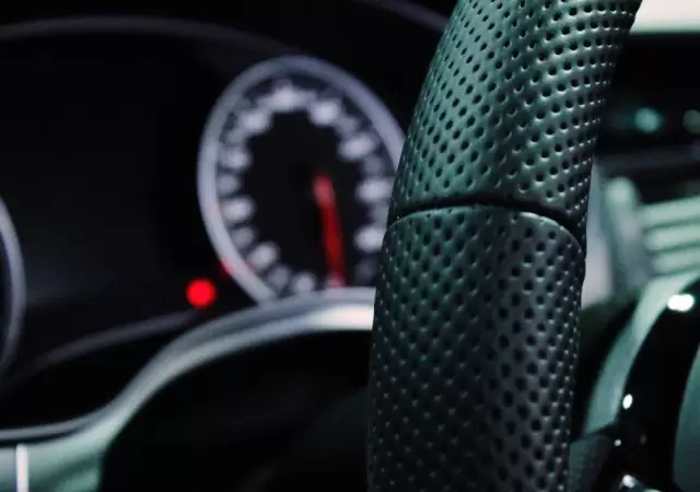 interior-de-auto-jpg.