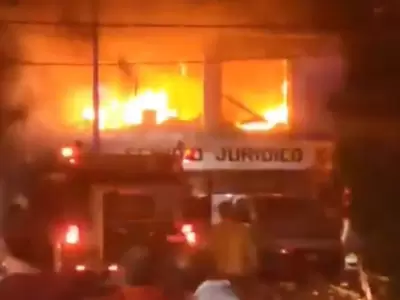 fuego-bomberos-incendio-png.