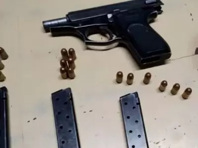 pistola-con-balas-jpeg.
