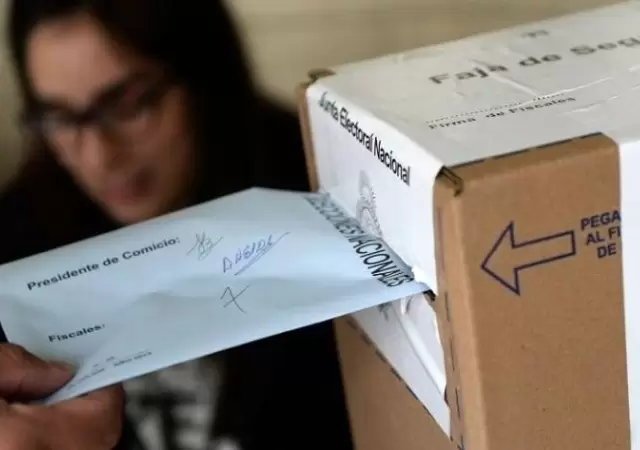 elecciones-argentina-generica-voto-3_473_945_c
