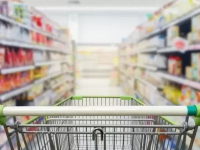 El consumo en supermercados y autoservicios baj 17,2% en agosto.