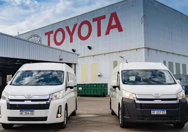 toyota-hiace-jpg.
