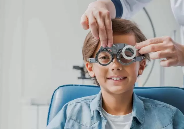 oftalmologo-pediatra-vision-ninos-adolescentes-png.