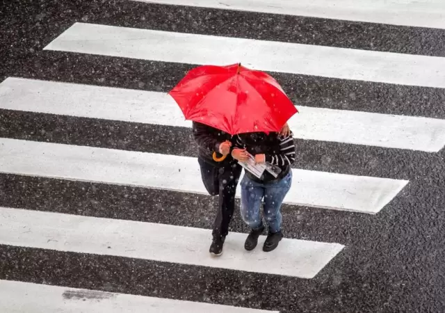 Los servicios del estado del tiempo anticiparon lluvias desde el viernes y para los pr�ximos d�as. En Mendoza hoy podr�a caer granizo.