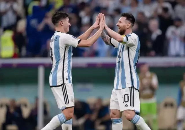 messi-julian-alvarez-1440x810-jpg.