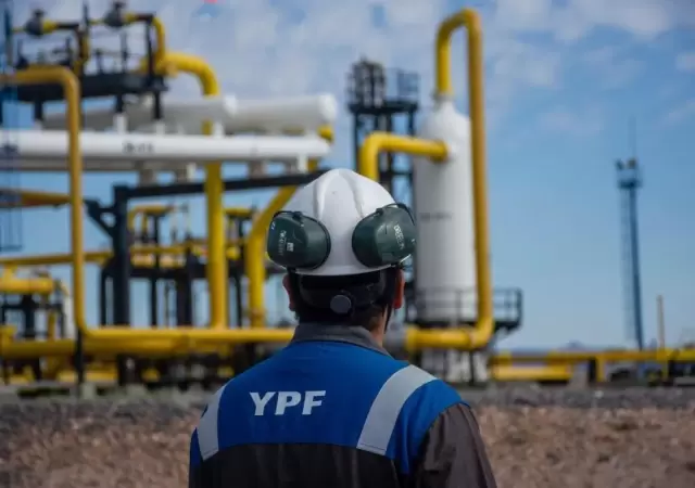 Megainversin de YPF y Petronas