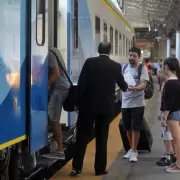 Anuncian un aumento de 40% en la tarifa de los trenes metropolitanos