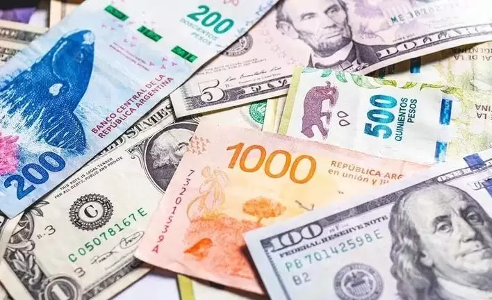 dolar-pesos-argentina-inversiones-balotaje-png.