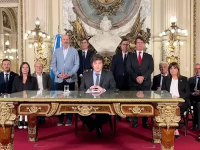 javier-milei-y-ministros-jpg.