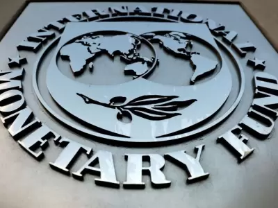 El Gobierno solicit� un waiver al FMI por no cumplir con la meta de acumulaci�n de reservas y poder destrabar un nuevo desembolso.