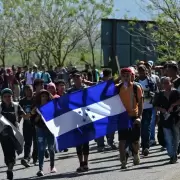Cientos de migrantes en la caravana desde Honduras a Estados Unidos
