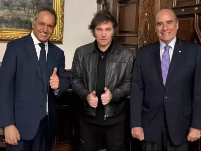 daniel-scioli-guillermo-francos-y-javier-milei-webp.