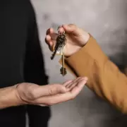 Alquileres: el DNU mejoró la oferta inmobiliaria pero dolarizó el mercado
