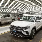 Otro modelo deja de fabricarse en el país: VW mudará la producción de Taos a México