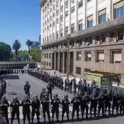 Protesta de ATE en contra de los despidos de estatales: hubo incidentes