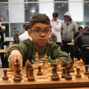 El nio genio del ajedrez argentino deslumbra en Uruguay