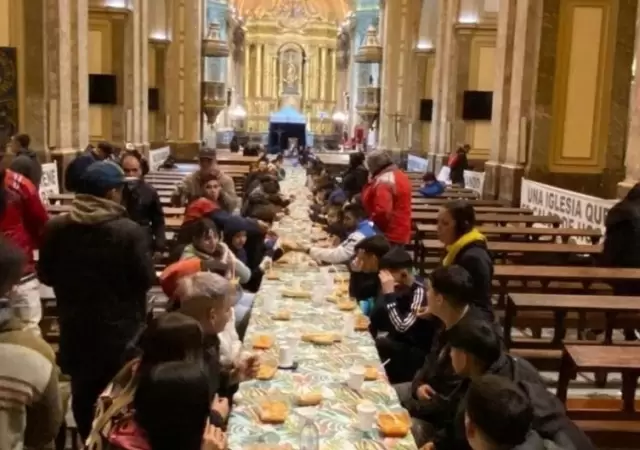 Catedral Metropolitana se convierte en un comedor para gente en situacin de calle.