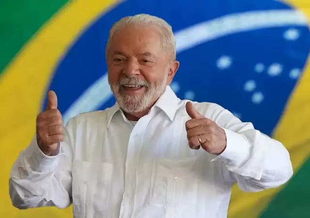 Lula Da Silva, presidente de Brasil celebra la caida del desempleo a niveles hist�ricos.