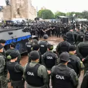 Rosario: casi 30 polic�as federales se intoxicaron por comer hamburguesas