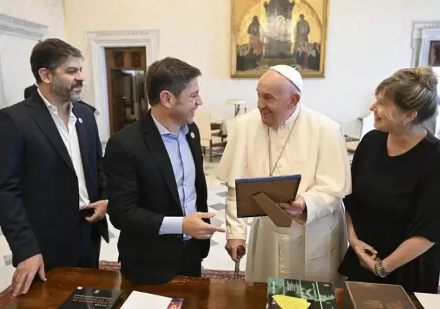 El papa Francisco con Axel Kicillof.