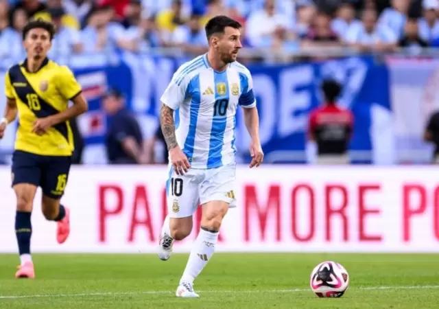 Messi ante Ecuador