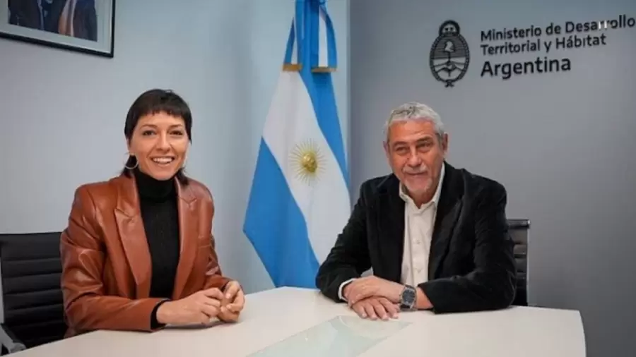 Mayra Mendoza y Jorge Ferraresi, enfrentados por el poder.