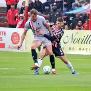 De visitante, Chacarita Juniors sepult� a Deportivo Maip�