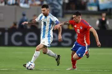 Leo Messi sufri un golpe a final del primer tiempo
