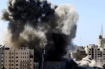 La aviacin de Israel intensifica sus bombardeos en El Lbano