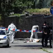 Un hombre atac la embajada israel en Serbia